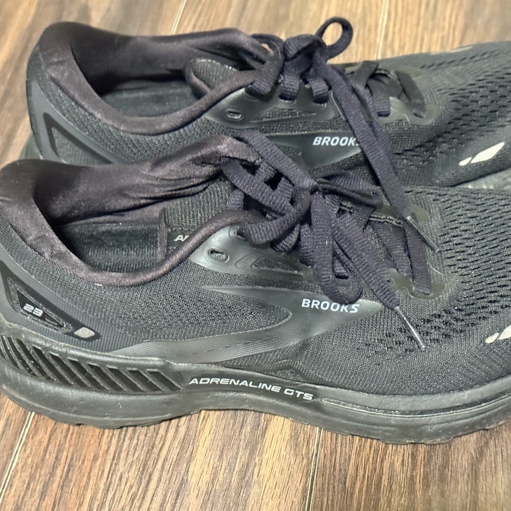 Brooks Men's Black Adrenaline GTS Athletic Shoes - Picture 2 of 6